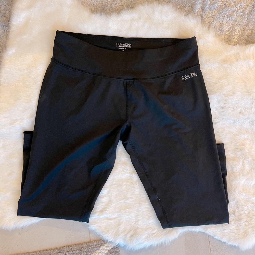 Calvin Klein black performance quick dry cropped pants size M